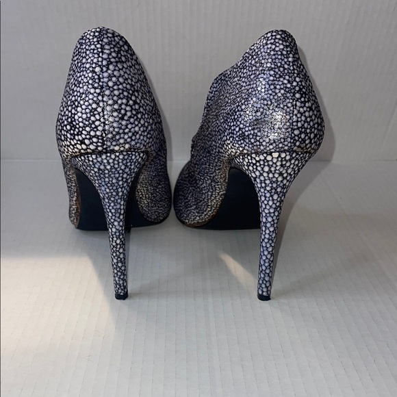 EUC JustFab Black & White Stiletto Heels Size 11 - Picture 8 of 10